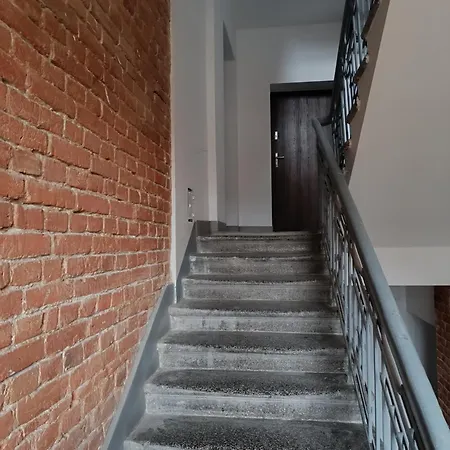 No 20 Apartment *